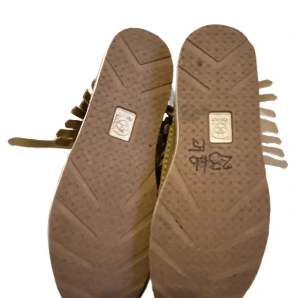 Ariat Tan Cruiser Chukka Ankle Boots with Fringe - EUC - Picture 5 of 6